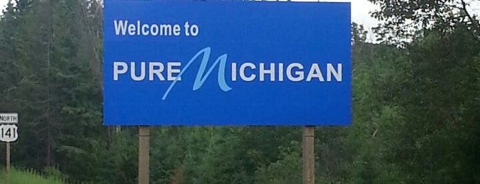 Michigan / Wisconsin State Line is one of Tempat yang Disukai Kirk.