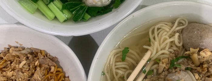 Baso Linggarjati is one of Bandung's foods.