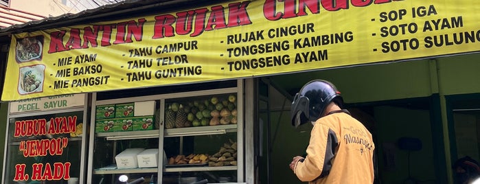 Kantin Rujak Cingur Pak Hadi is one of Kuliner Jakarta.