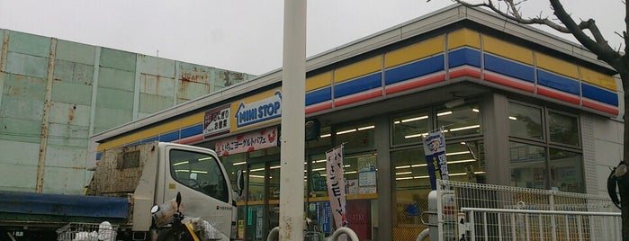 ミニストップ 調布多摩川1丁目店 is one of 東京近辺の駐車場付きコンビニ.