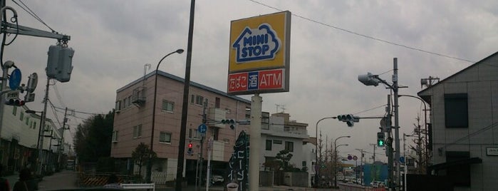 Ministop is one of 東京近辺の駐車場付きコンビニ.