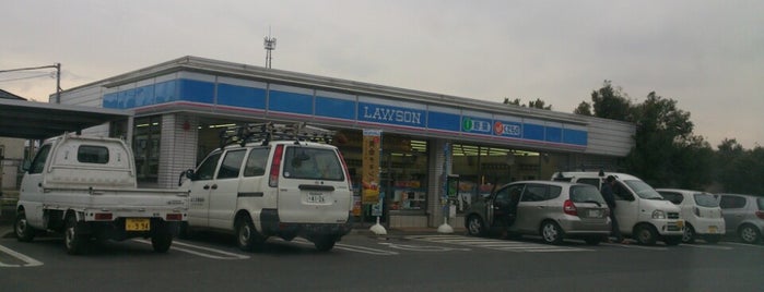 Lawson is one of 東京近辺の駐車場付コンビニ2.