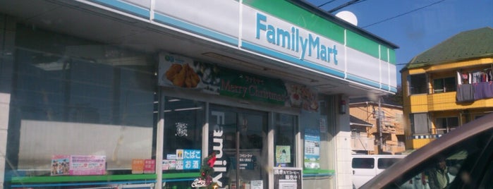 ファミリーマート 横浜八景島店 is one of 東京近辺の駐車場付コンビニ2.