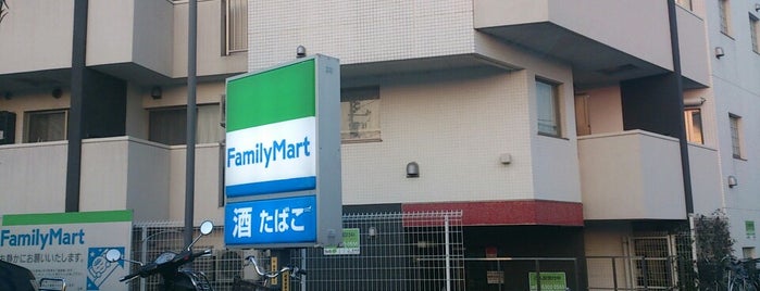 ファミリーマート 春日町一丁目店 is one of 東京近辺の駐車場付きコンビニ.