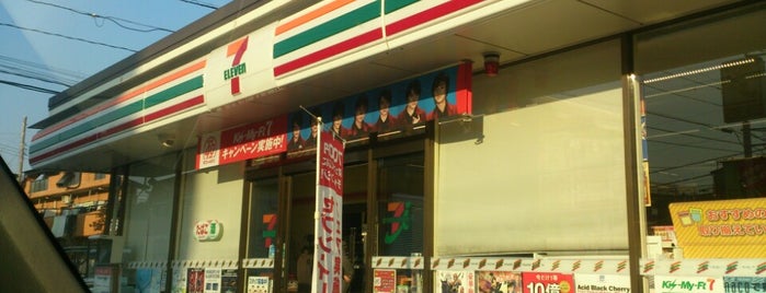 セブンイレブン 戸田美女木店 is one of 東京近辺の駐車場付コンビニ2.