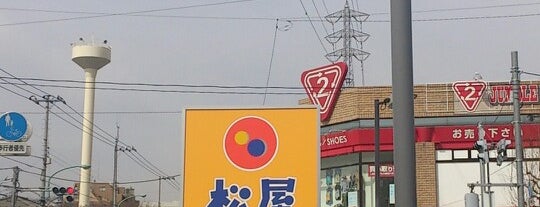 FamilyMart is one of 東京近辺の駐車場付きコンビニ.