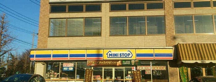 ミニストップ 板橋四葉店 is one of 東京近辺の駐車場付きコンビニ.