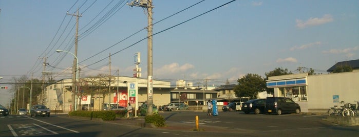 ローソン さいたま深作店 is one of 東京近辺の駐車場付コンビニ2.