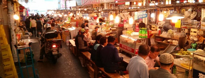 Gwangjang Market is one of Seoul.