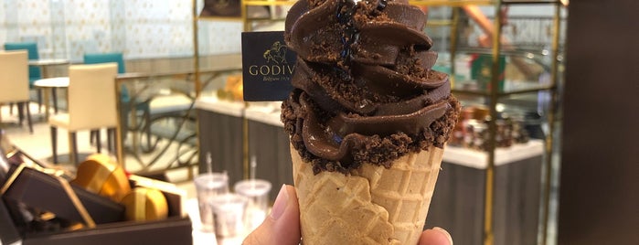 Godiva is one of Kevinさんのお気に入りスポット.