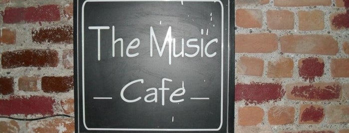 Music Cafe is one of Tempat yang Disukai Fikret.