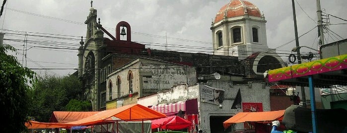 Iglesia San Miguel is one of Tempat yang Disukai Silvia.