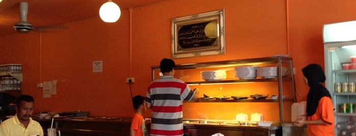 Restoran Idaman Damansara Damai is one of Lover'in Beğendiği Mekanlar.