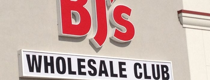 BJ's Wholesale Club is one of Locais curtidos por Anthony.