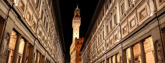 Uffizien is one of Michelangelo in Tuscany.
