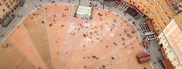 Piazza del Campo is one of สถานที่ที่บันทึกไว้ของ Semrouni.