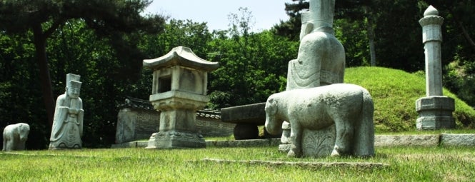정릉 is one of 조선왕릉 / 朝鮮王陵 / Royal Tombs of the Joseon Dynasty.