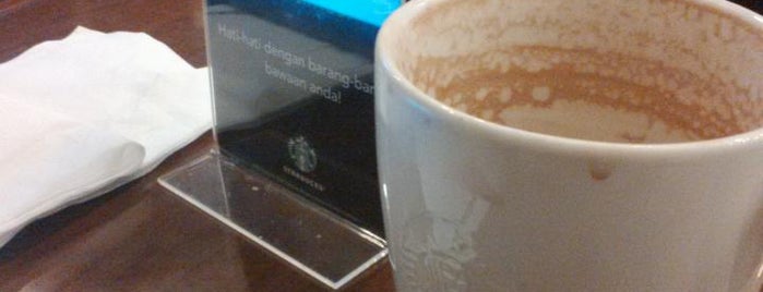 Starbucks is one of Lugares favoritos de Remy Irwan.