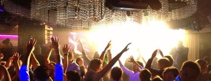 Pure Nightclub Stockholm is one of สถานที่ที่ Anya ถูกใจ.