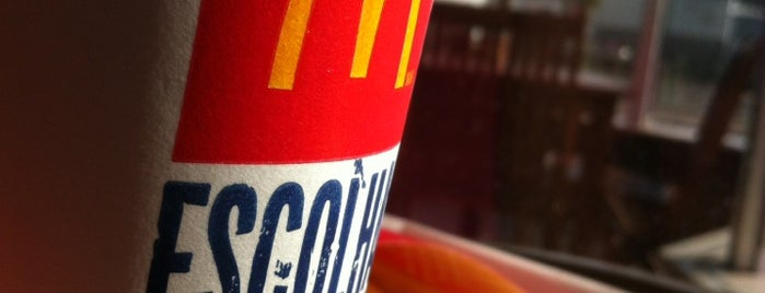 McDonald's is one of Locais curtidos por Priscila.