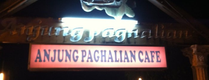 Anjung Paghalian Restaurant is one of Friendly Place @Semporna.