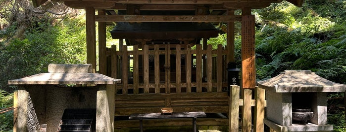 鞍馬寺 義経堂 is one of 神社・寺5.