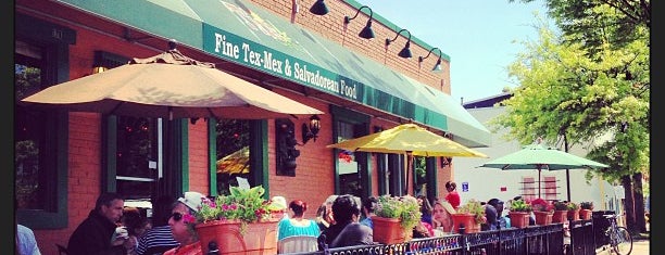 Los Tios Grill is one of สถานที่ที่บันทึกไว้ของ Toni.