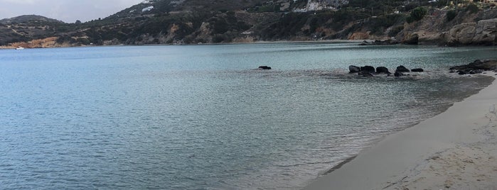 Voulisma Beach is one of Mikonos-Santorini-Girit.