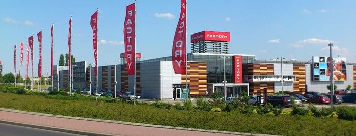 Factory Outlet is one of Damian : понравившиеся места.