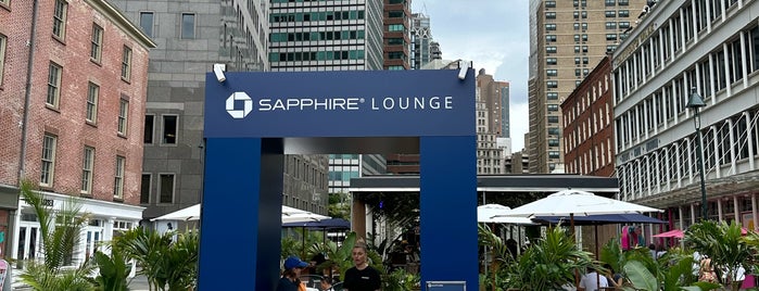 Chase Sapphire Lounge is one of Manhattan bars.