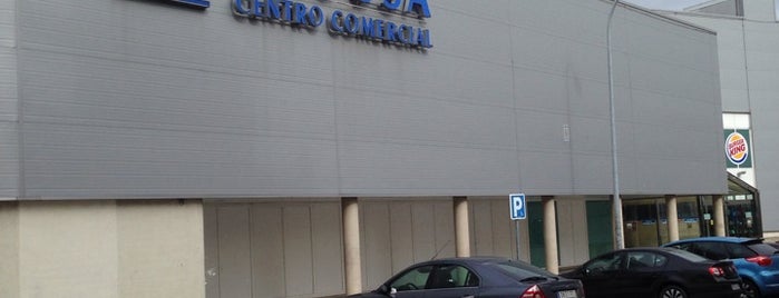 Centro Comercial Arousa is one of Jesús Mさんのお気に入りスポット.