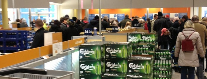 Systembolaget is one of Orte, die Claes gefallen.