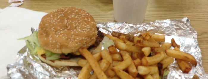 Five Guys is one of Alex : понравившиеся места.