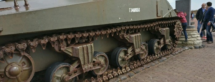 British WW II Sherman M4 Tank is one of Tempat yang Disimpan ☀️ Dagger.