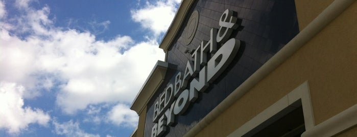 Bed Bath & Beyond is one of Samさんの保存済みスポット.