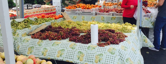Foster City Farmers Market is one of Richardさんのお気に入りスポット.