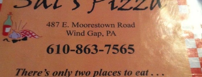 Sal's Pizza is one of สถานที่ที่ Chris ถูกใจ.