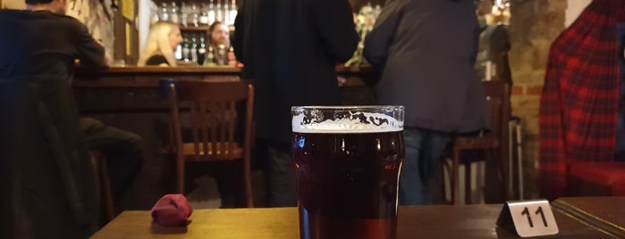 The Highlander Scottish Pub is one of Posti che sono piaciuti a Sean.