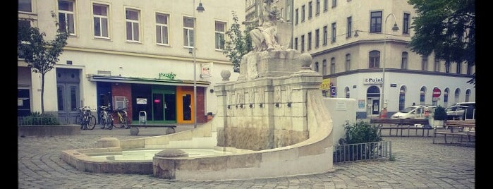 Siebenbrunnenplatz is one of Lieux qui ont plu à Sureena.