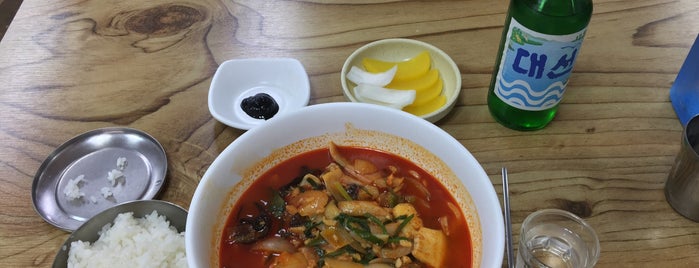 동운반점 is one of Busan Favourites.