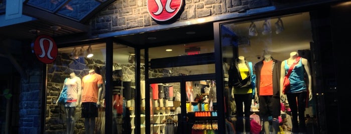 lululemon is one of Stephanieさんのお気に入りスポット.
