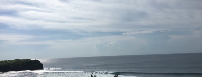 balangan wave surf school is one of Tempat yang Disukai Jaqueline.