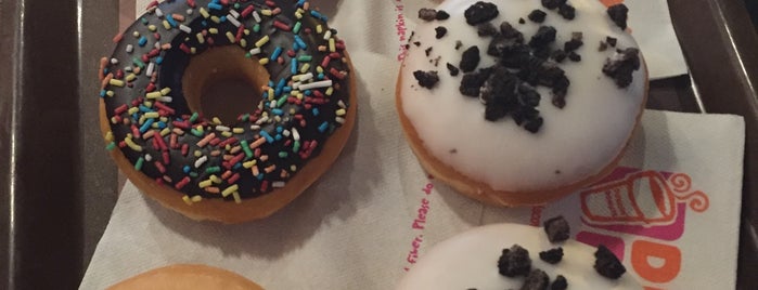 Dunkin' Donuts is one of Апрельский круиз❤️.