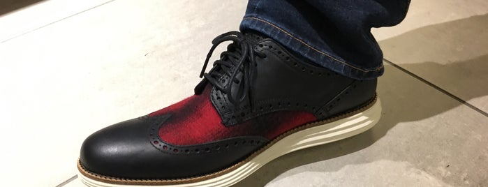 Cole Haan is one of Enriqueさんのお気に入りスポット.