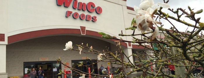 WinCo Foods is one of สถานที่ที่ Sean ถูกใจ.
