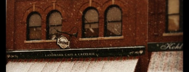 Landmark Cafe and Creperie is one of Lugares favoritos de Ray.