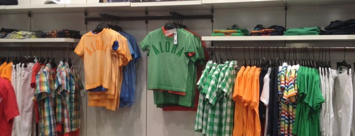 United Colors of Benetton is one of Paris compras.