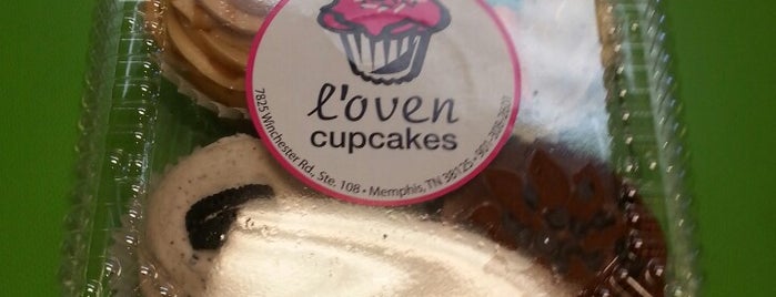 L'Oven Cupcakes is one of Tempat yang Disukai Bradley.