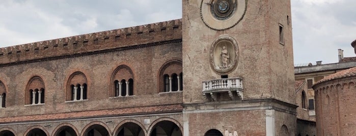 Piazza Mantegna is one of Ristoranti Mantova.