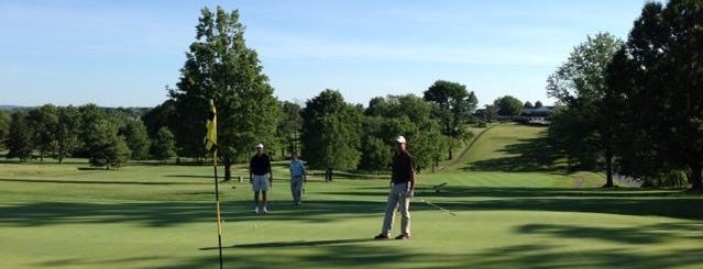 Spring Ford Country Club is one of Alex'in Beğendiği Mekanlar.